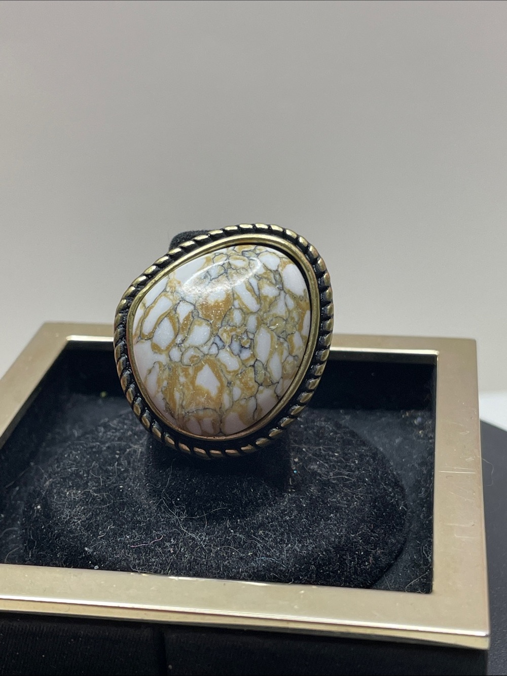 paparazzi White and Gold Veined Statement Ring